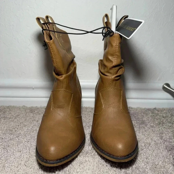 Charles Albert Womens Modern Western Cowboy Distressed Pull Up Tabs Boot Size 7 - Picture 2 of 8